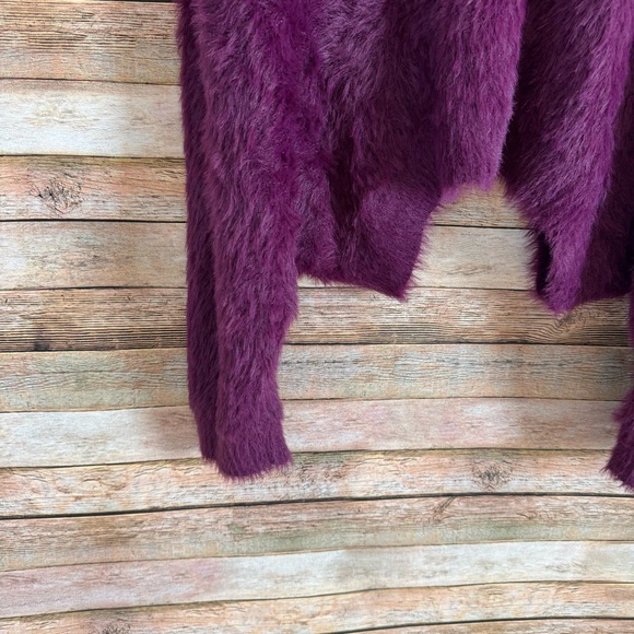Free People One Black Cherry Purple Crilla Fuzzy Pullover Sweater Size Medium - Picture 8 of 8